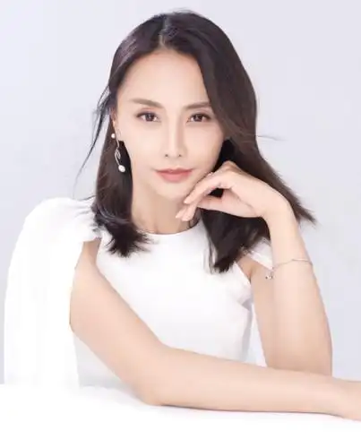 马雅舒少女身材好抢眼,嫁为人妻显气质,刘诗诗这回输了