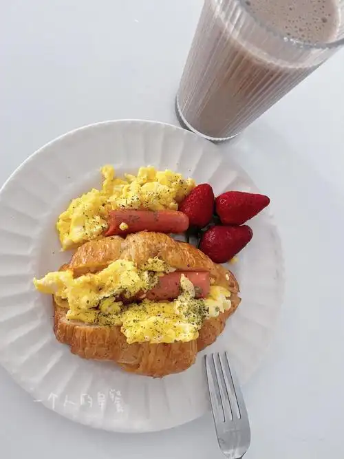 一个人的早餐4618可颂0477红豆花生糊