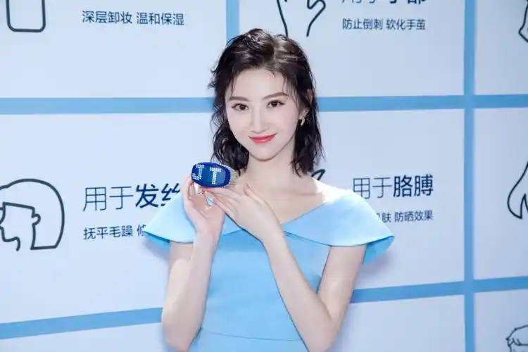 景甜品牌代言写真