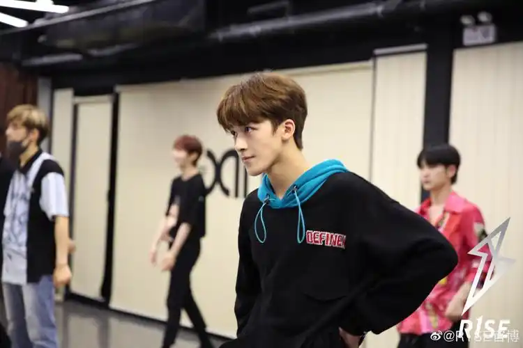 r1se - 堆糖,美图壁纸兴趣社区