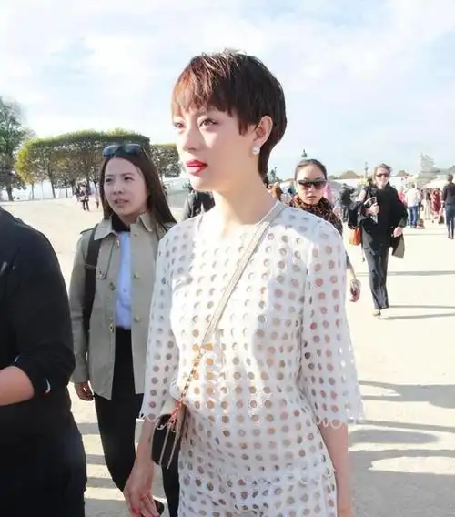 孙俪终于换对3款短发发型,从41岁美回20岁,一点不像当妈的人