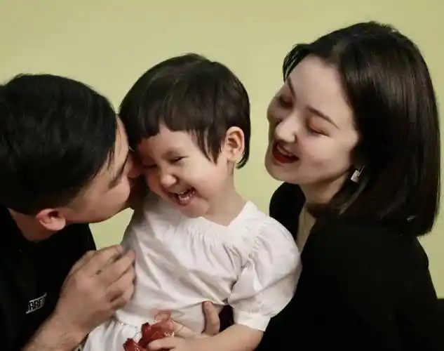 迪丽热巴丨专注自己,方能看见更大的世界_视频_爸爸_新疆