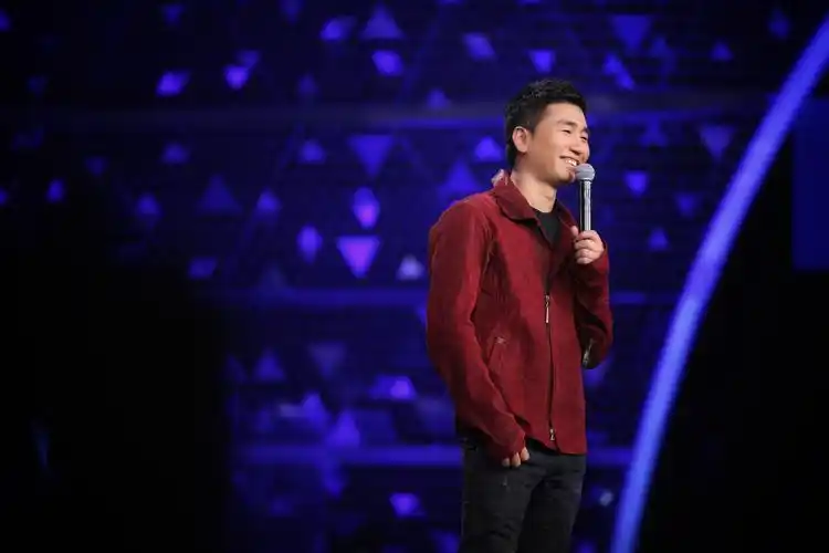 在大年初一湖南卫视2018华人春晚上,沙宝亮与张碧晨携手压轴献唱主题