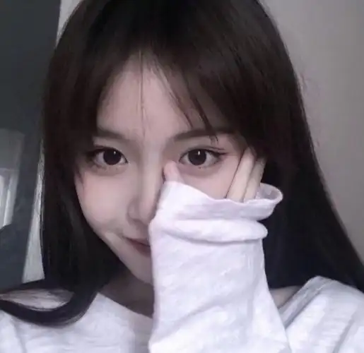 林林/暧昧不清的关系大概是有一方不太喜欢,女生头像图片-回车桌面