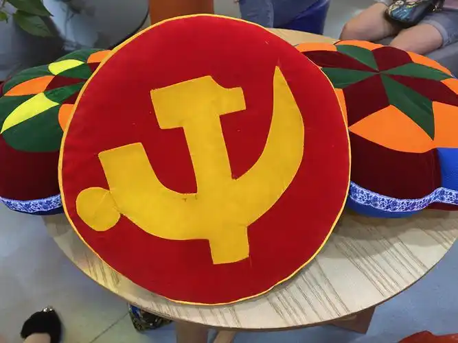 电力社区党委开展"初心为圆心,共绘同心圆"红色手工制作活动