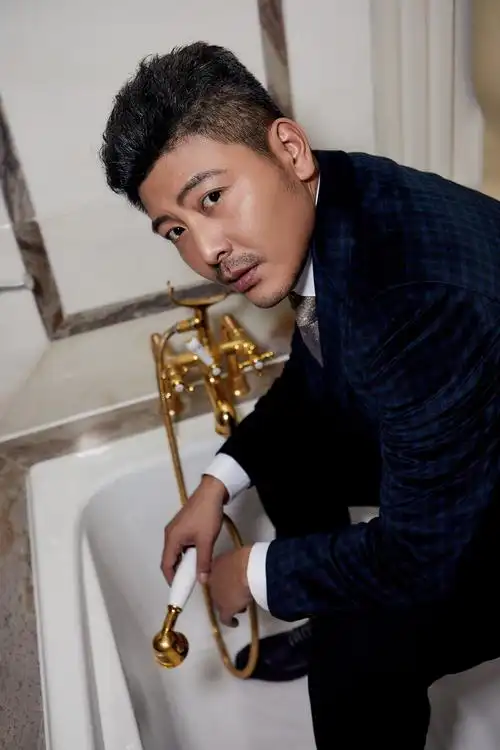 吴其江写真曝光看农村青年刘大海秒变帅气痞大叔