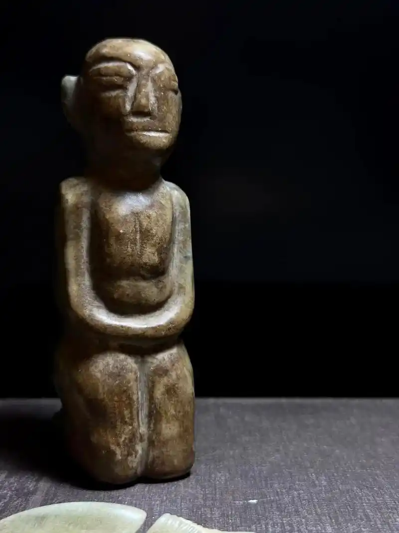 红山文化玉贵人