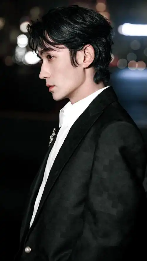 谁懂这个侧颜的含金量#朱一龙