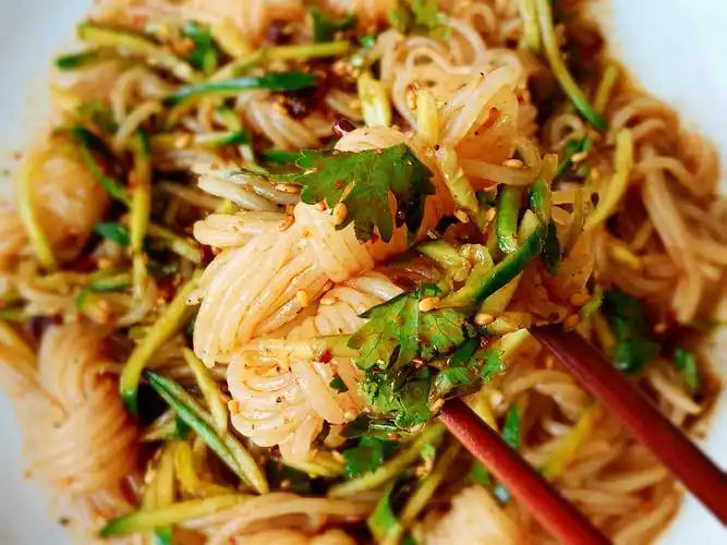 凉拌麻辣魔芋结的做法配方口感爽滑多吃不胖的凉拌菜