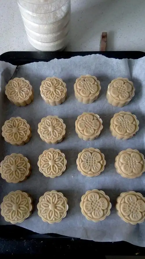 自制紫薯月饼(超级简单哦)