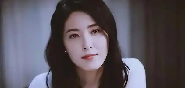 天生不上镜的8位女明星真人个个又美又瘦比照片美太多了