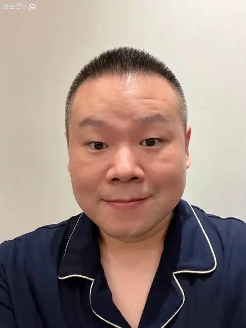 岳云鹏晒除夕年夜饭