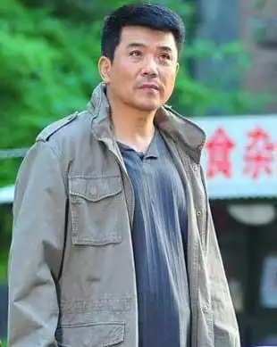 孙淳饰演的丈夫经常左右受气