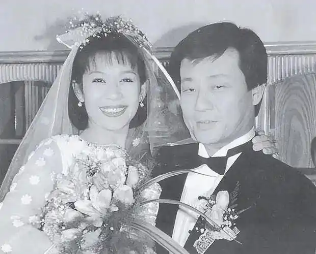 寇世勋晚年陪原配,二房及子女去了国外|婚姻|寇家瑞|崔瑶琪_网易订阅