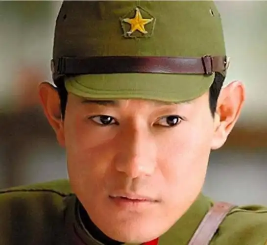 他以笨拙而又幽默的日本军人角色赢得了中国观众的喜爱.