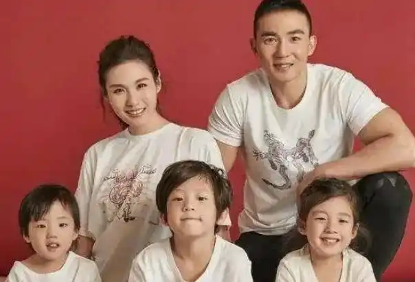 刘畊宏几个小孩3个妻子手术摘除子宫表示不生4胎