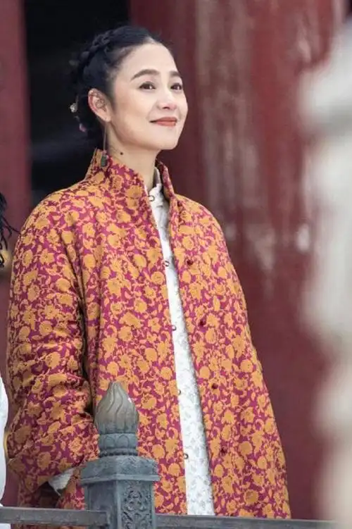 44岁周韵新国风穿搭,完美展现东方古典美人的魅力,优雅又高级