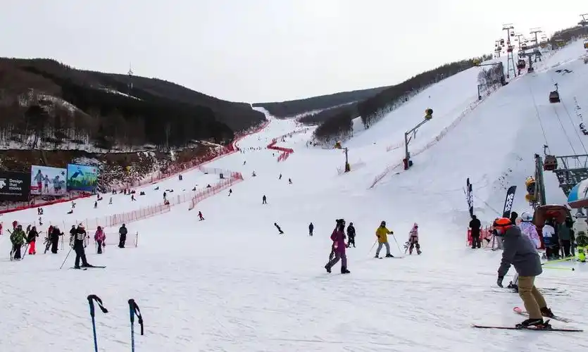 20200105雪况乘坐京张高铁打卡万龙滑雪场