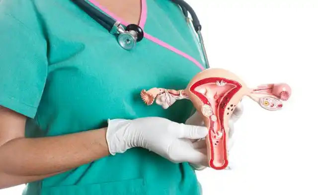 45岁女子确诊宫颈癌,子宫全切,身体这4处异常变化,别再忽视!