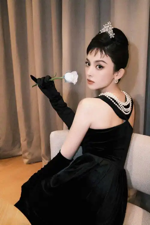 今晚准时看萌探啦古力娜扎超话