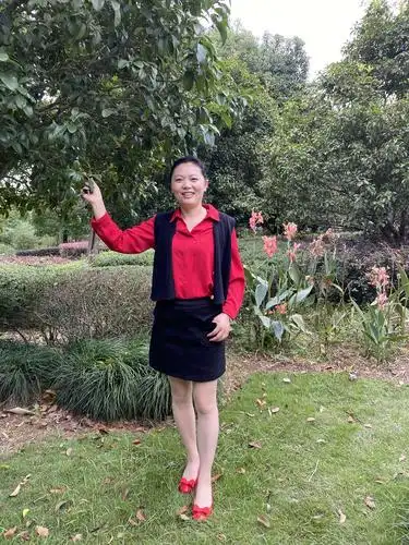 我运动 我健康 我快乐——金狮湖健走队知心大姐"珍"的运动影志