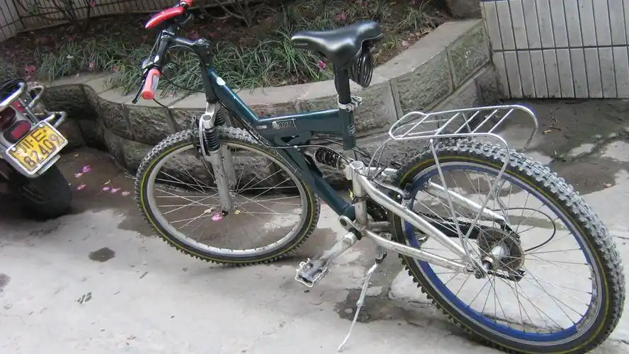 父亲说自行车是捷安特优肯26,我不晓得有没有此型号的车.