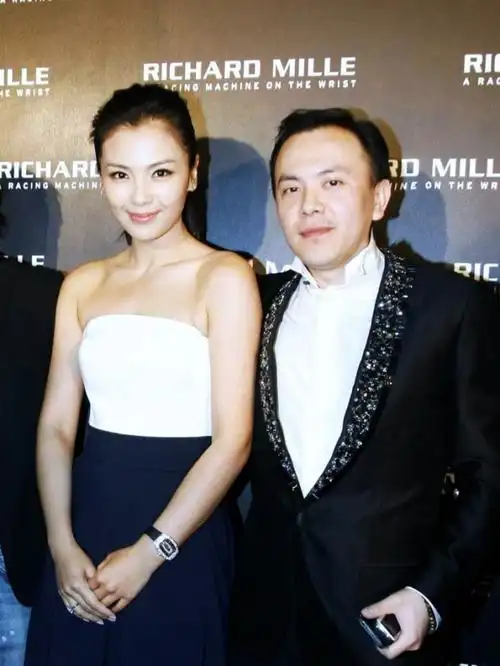 刘涛嫁入豪门辛酸 丈夫新婚抑郁嗑药昏睡