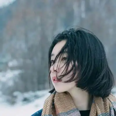 女生清新头像唯美侧脸