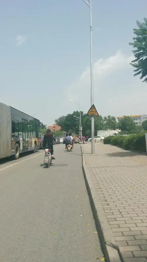 北京市丰台区云岗路靠近航天展示中心天气预报