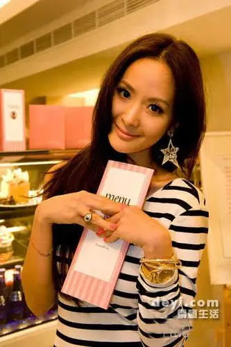 百货界最年轻美丽老板娘台湾第一名媛孙芸芸