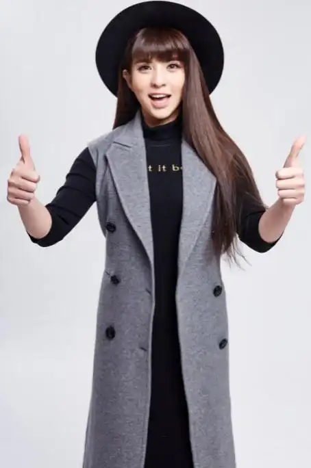 p>李邹珺(贝贝),1987年7月31日出生于湖北省武汉市,中国内地女歌手.