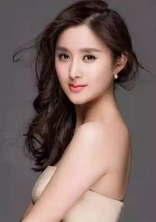 妙龄校花上海戏剧学院丨郑媛元