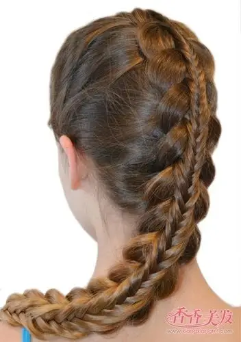麻花辫也能玩出大惊喜花样麻花辫过年回家长发就这么编