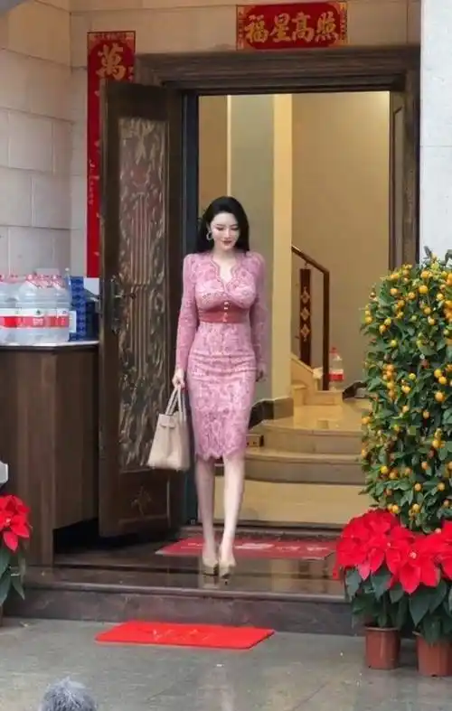 雷宇扬与女主播马荔(玛丽)疑似出现感情危机,老夫少妻生活惹人羡慕!