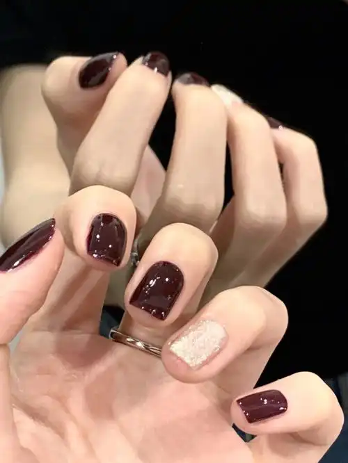 熔岩巧克力显白复古跳色美甲