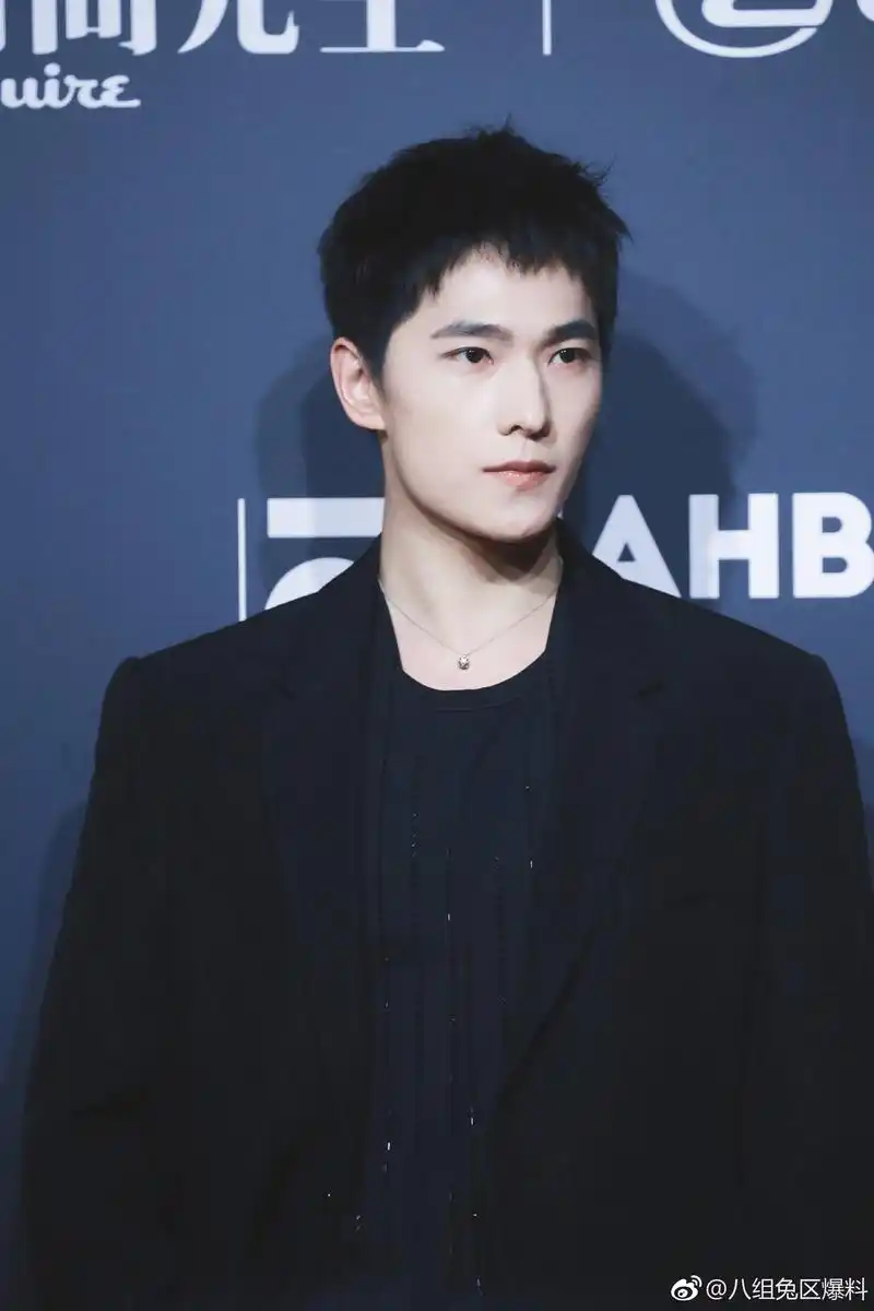 星时尚#短发杨洋新发型真的太帅了!a爆啊!