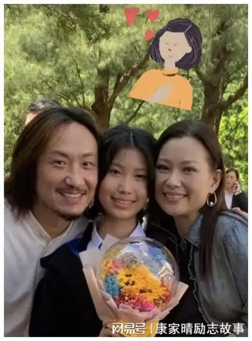 全家捧场,12岁女儿献唱罕露脸,姐弟长相随父|红馆|张学友|粤语歌曲