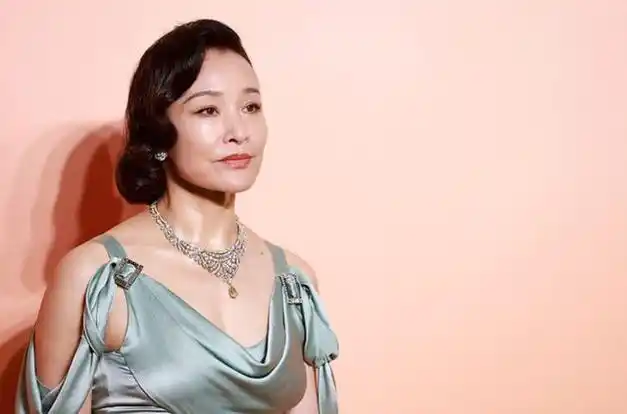 上赶着巴结美国却被"退回",陈冲如今已活成一个笑话|影后|尊龙|编剧