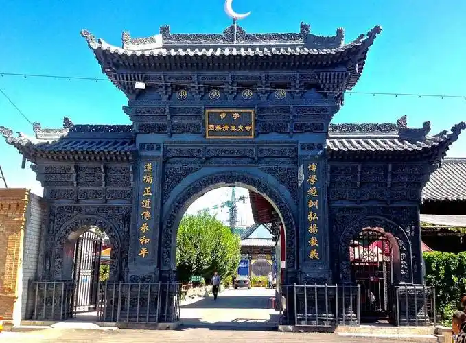 伊犁州-伊宁市-前进街-拜都拉清真寺