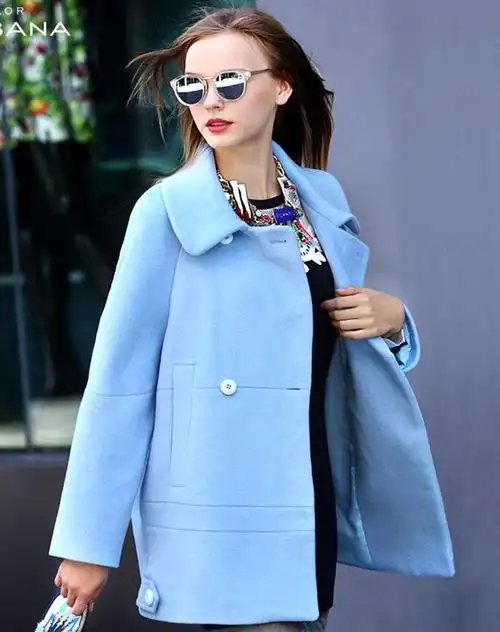 粉蓝色清新甜美翻领长袖大衣