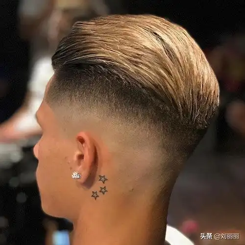 男生染发大概多少钱新帅气男发22款送给大家