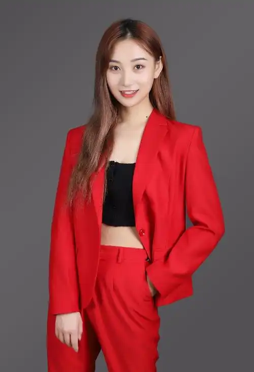 王婷毕业于南昌大学(211工程大学)跟随北京舞蹈学院,上海体育学院老师