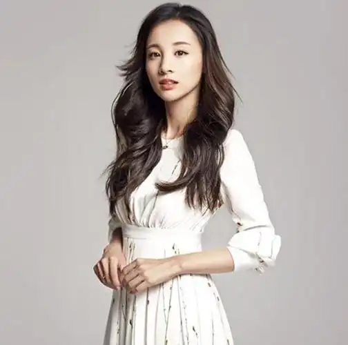 他是马伊琍同班同学,与薛之谦前女友相识15天闪婚,儿子比他还帅