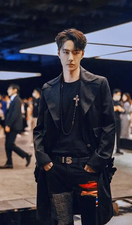 王一博官宣微博电影之夜,热烈开启,街舞炸场子