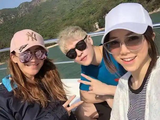 邓紫棋邓紫棋前男友是谁——邓紫棋前男友是谁-喜多多资讯网