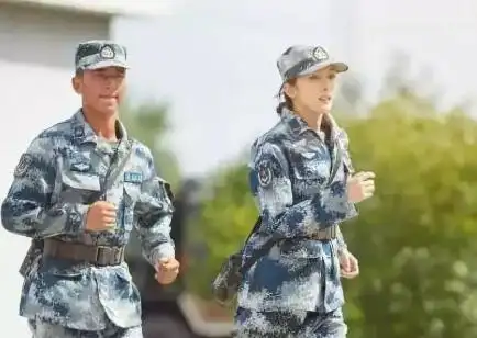 真正的男子汉王威深夜官宣结婚妻子正脸曝光