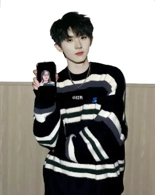 马嘉祺  是的,我男朋友@茄茄和六斤原图来源