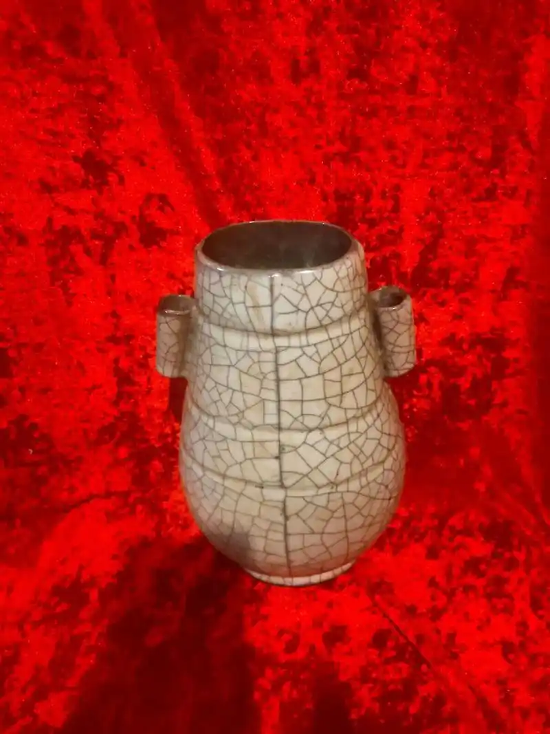 宋代哥窑双耳瓶 - 抖音