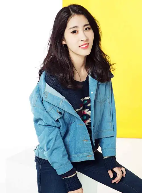 张碧晨写真曝光 温暖笑容演绎冬日柔情