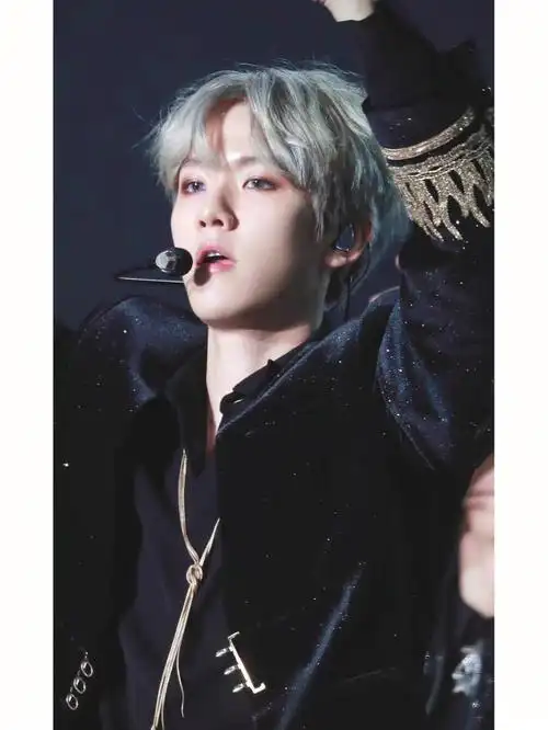 边伯贤银发壁纸